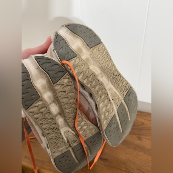 On Cloud Cloudsurfer Sneakers - Picture 6 of 12